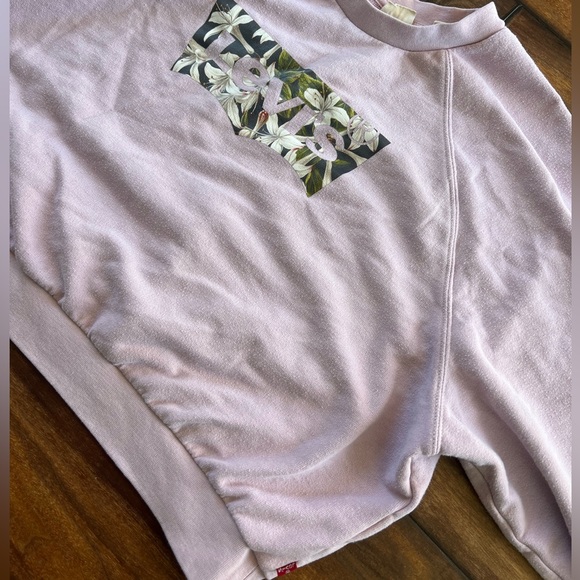 Levi’s Cropped Crewneck - Picture 2 of 5